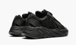 adidas yeezy boost 700 mnvn triple black schuh